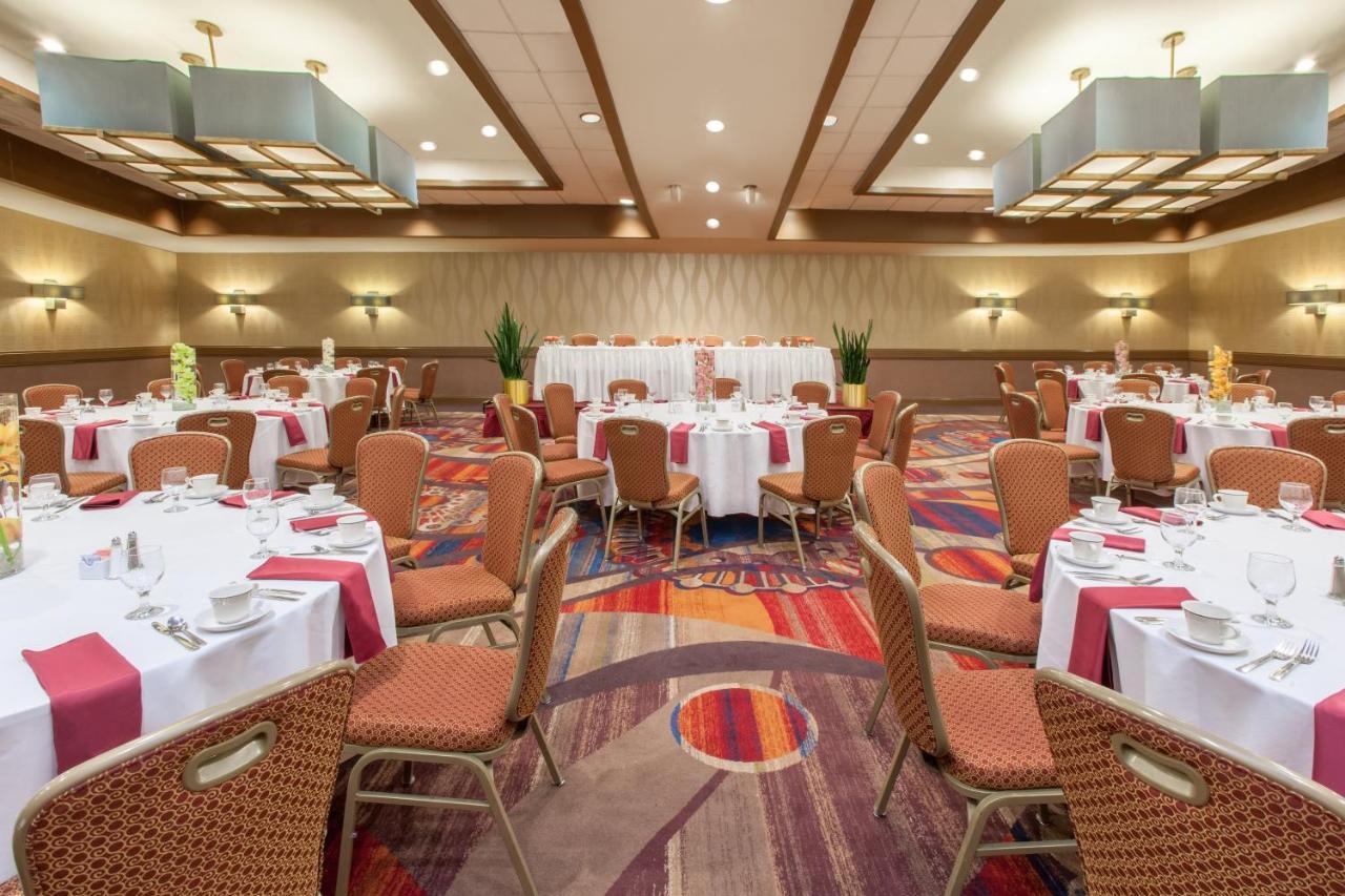 Radisson Convention Center Hotel