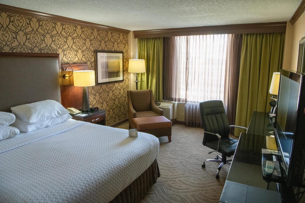 Hotel Radisson Convention Center 4*